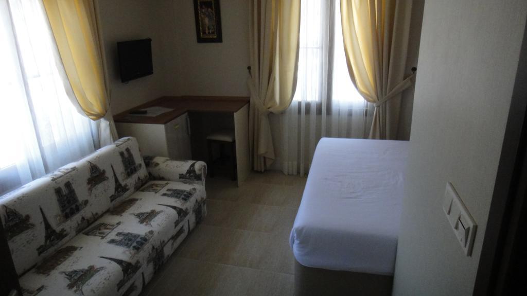 Golden Stone Butik Otel Çeşme Pokój zdjęcie